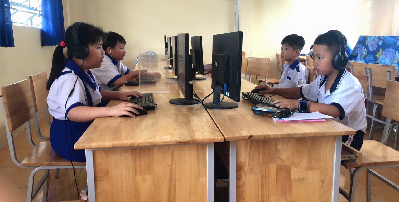 TRƯỜNG TH MỸ HƯƠNG A TỔ CHỨC CUỘC THI OLYMPIC TIẾNG ANH TRÊN INTERNET (IOE) CẤP TRƯỜNG NĂM HỌC 2024-2025